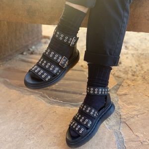 Black platform doc marten sandals 🖤